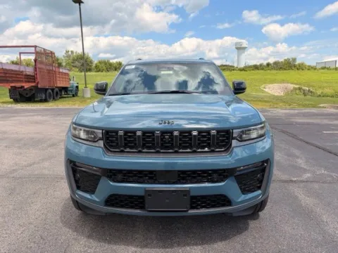 Photos of 2026 Jeep Grand Cherokee L Limited for sale in Maryville, MO at Tri-State Chrysler Dodge Jeep RAM