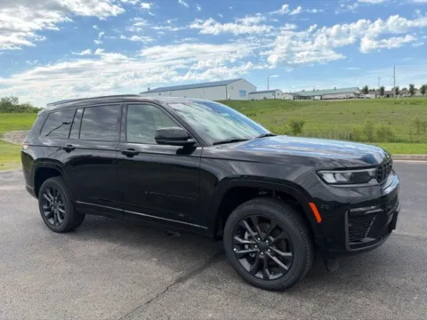 Another view of 2026 Jeep Grand Cherokee L Limited for sale in Maryville, MO at Tri-State Chrysler Dodge Jeep RAM