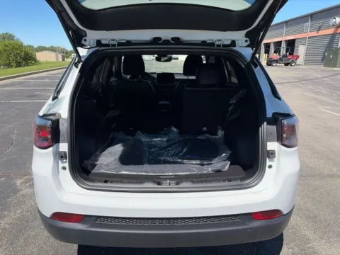 More photos of 2026 Jeep Compass Latitude at Tri-State Chrysler Dodge Jeep RAM, MO