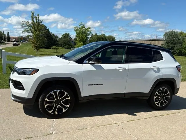 White 2022 Jeep Compass Limited for sale in Maryville, MO