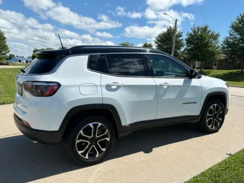 More photos of 2022 Jeep Compass Limited at Tri-State Chrysler Dodge Jeep RAM, MO