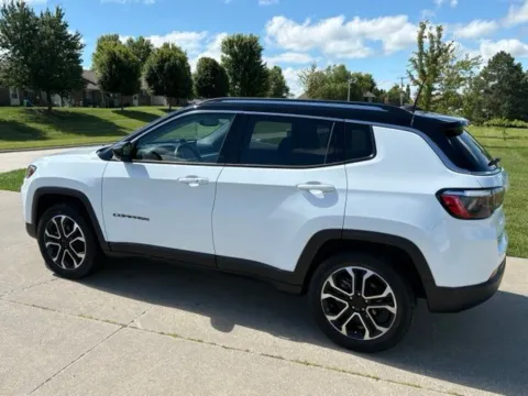 More photos of 2022 Jeep Compass Limited at Tri-State Chrysler Dodge Jeep RAM, MO