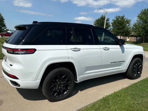 More photos of 2025 Jeep Grand Cherokee Summit Reserve at Tri-State Chrysler Dodge Jeep RAM, MO