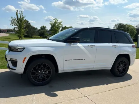 White 2025 Jeep Grand Cherokee Summit Reserve for sale in Maryville, MO