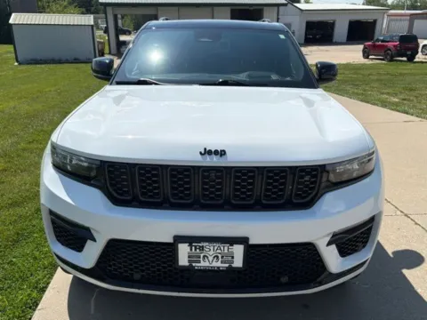 Photos of 2025 Jeep Grand Cherokee Summit Reserve for sale in Maryville, MO at Tri-State Chrysler Dodge Jeep RAM