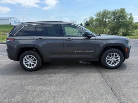 More photos of 2026 Jeep Grand Cherokee Laredo at Tri-State Chrysler Dodge Jeep RAM, MO