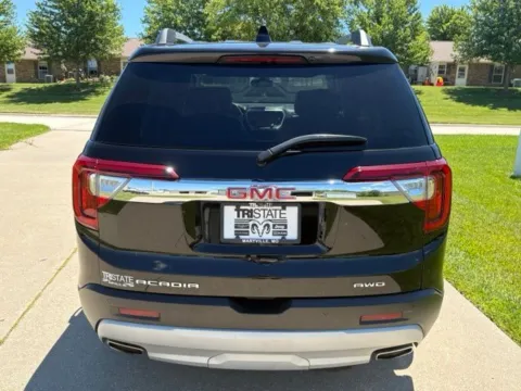 More photos of 2023 GMC Acadia SLT at Tri-State Chrysler Dodge Jeep RAM, MO
