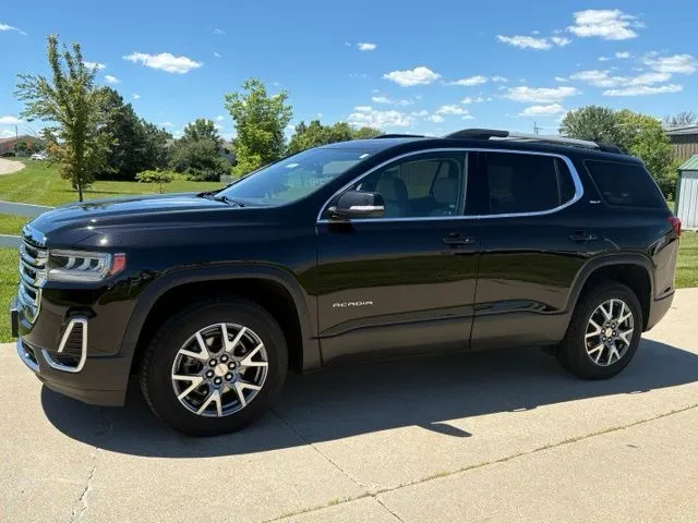 Black 2023 GMC Acadia SLT for sale in Maryville, MO