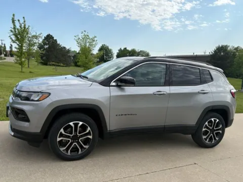 Silver 2022 Jeep Compass Limited for sale in Maryville, MO