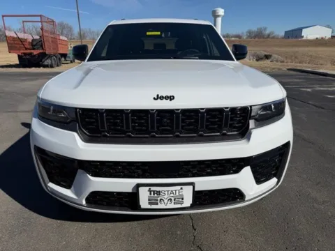 Photos of 2026 Jeep Grand Cherokee Limited Reserve for sale in Maryville, MO at Tri-State Chrysler Dodge Jeep RAM