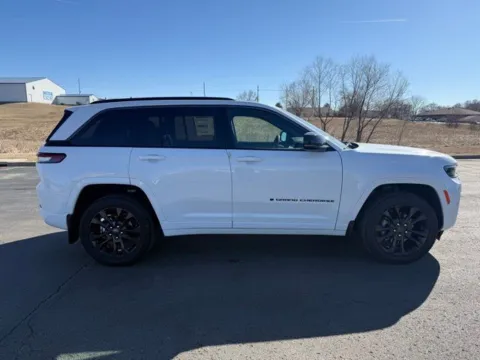 More photos of 2026 Jeep Grand Cherokee Limited Reserve at Tri-State Chrysler Dodge Jeep RAM, MO