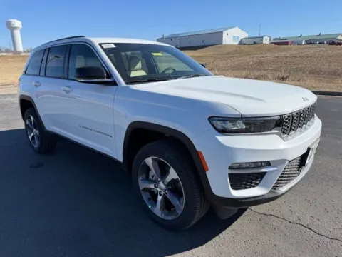 Another view of 2025 Jeep Grand Cherokee Limited for sale in Maryville, MO at Tri-State Chrysler Dodge Jeep RAM