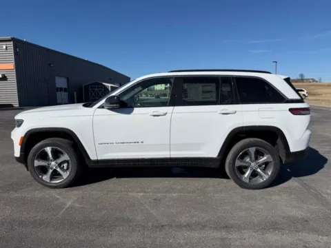 More photos of 2025 Jeep Grand Cherokee Limited at Tri-State Chrysler Dodge Jeep RAM, MO