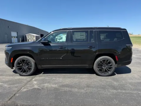 More photos of 2026 Jeep Grand Wagoneer Summit Obsidian at Tri-State Chrysler Dodge Jeep RAM, MO