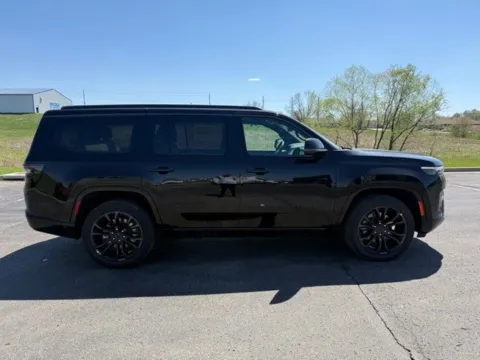 More photos of 2026 Jeep Grand Wagoneer Summit Obsidian at Tri-State Chrysler Dodge Jeep RAM, MO