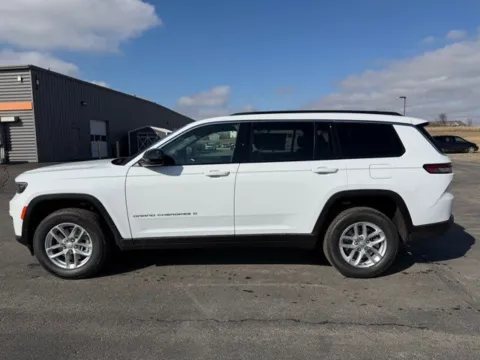 More photos of 2026 Jeep Grand Cherokee L Laredo at Tri-State Chrysler Dodge Jeep RAM, MO