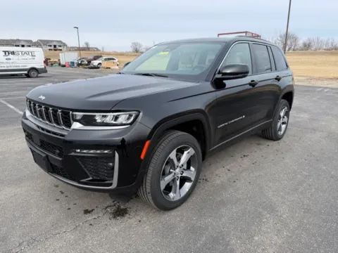 Black 2026 Jeep Grand Cherokee Limited for sale in Maryville, MO