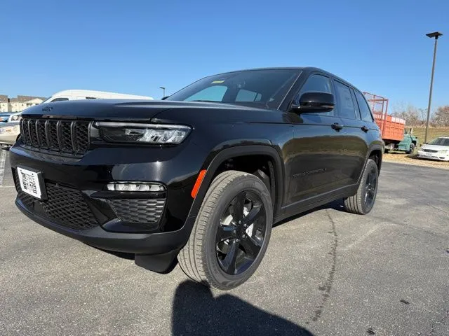 Black 2025 Jeep Grand Cherokee Limited for sale in Maryville, MO
