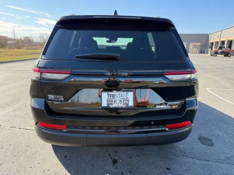 More photos of 2025 Jeep Grand Cherokee Limited at Tri-State Chrysler Dodge Jeep RAM, MO