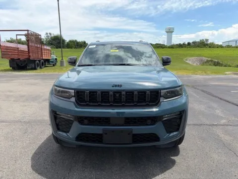 Photos of 2026 Jeep Grand Cherokee Limited Reserve for sale in Maryville, MO at Tri-State Chrysler Dodge Jeep RAM
