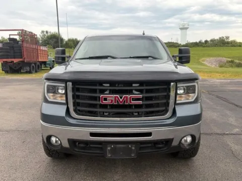 Photos of 2008 GMC Sierra 2500HD SLT for sale in Maryville, MO at Tri-State Chrysler Dodge Jeep RAM