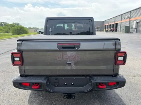 More photos of 2026 Jeep Gladiator Rubicon at Tri-State Chrysler Dodge Jeep RAM, MO