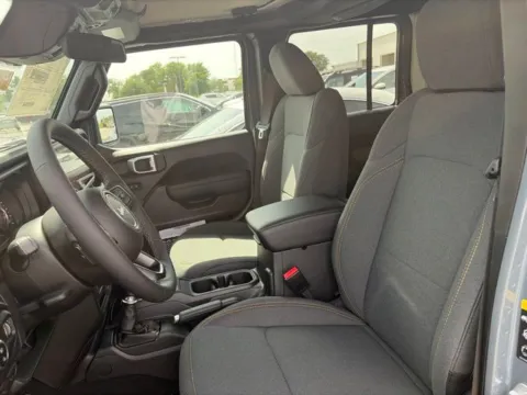 More photos of 2026 Jeep Gladiator Sport S at Tri-State Chrysler Dodge Jeep RAM, MO
