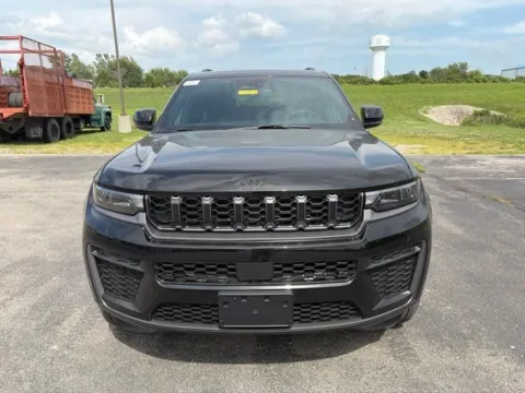 Photos of 2026 Jeep Grand Cherokee L Altitude for sale in Maryville, MO at Tri-State Chrysler Dodge Jeep RAM