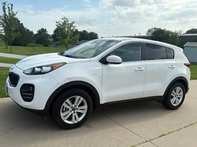 White 2017 Kia Sportage LX for sale in Maryville, MO