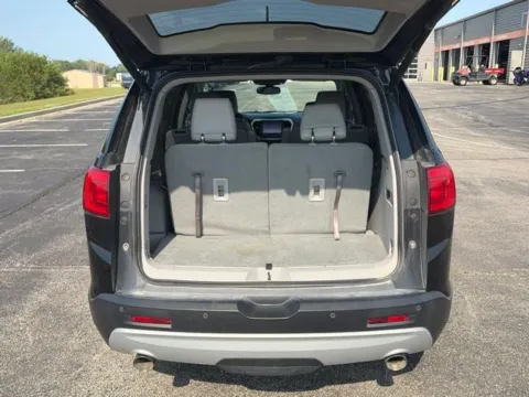 More photos of 2017 GMC Acadia SLT-1 at Tri-State Chrysler Dodge Jeep RAM, MO