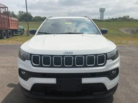 Photos of 2026 Jeep Compass for sale in Maryville, MO at Tri-State Chrysler Dodge Jeep RAM