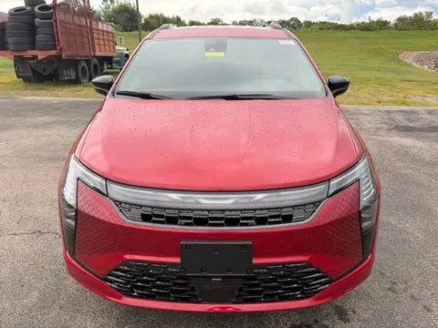 Photos of 2027 Chrysler Pacifica Select for sale in Maryville, MO at Tri-State Chrysler Dodge Jeep RAM