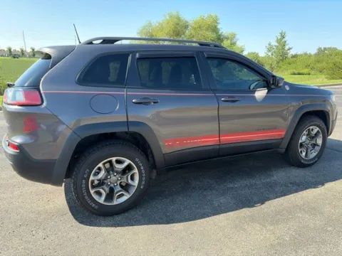 More photos of 2019 Jeep Cherokee Trailhawk at Tri-State Chrysler Dodge Jeep RAM, MO