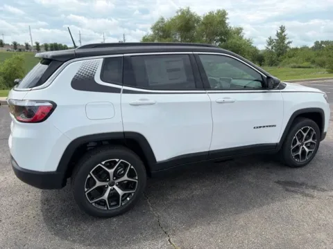 More photos of 2026 Jeep Compass Limited at Tri-State Chrysler Dodge Jeep RAM, MO