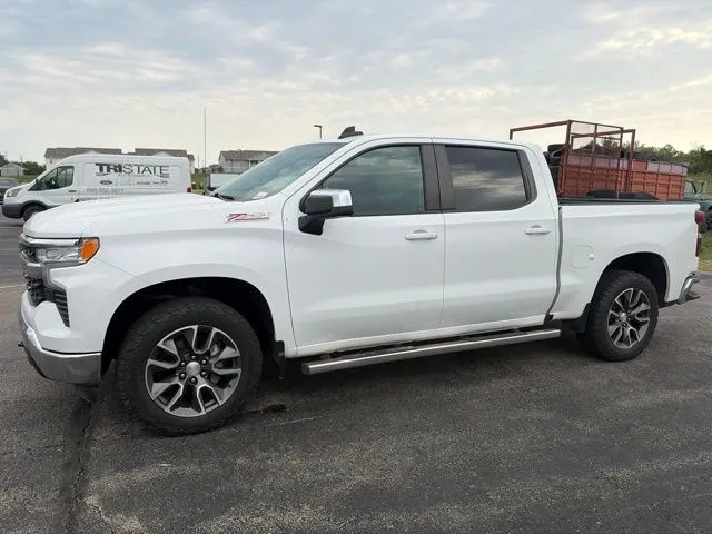 White 2022 Chevrolet Silverado 1500 LT for sale in Maryville, MO