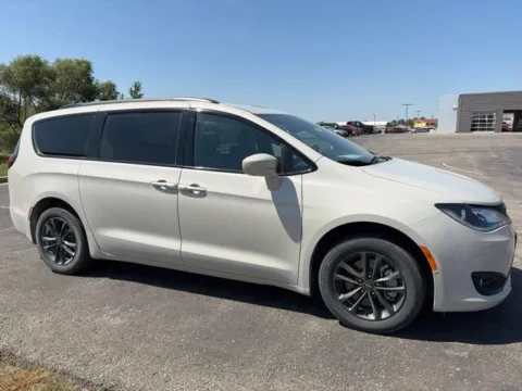 Another view of 2020 Chrysler Pacifica Launch Edition for sale in Maryville, MO at Tri-State Chrysler Dodge Jeep RAM
