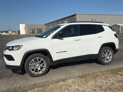 White 2024 Jeep Compass Latitude Lux for sale in Maryville, MO