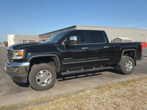 Black 2018 GMC Sierra 2500 HD SLT for sale in Maryville, MO