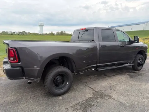 More photos of 2027 Ram 3500 Tradesman at Tri-State Chrysler Dodge Jeep RAM, MO