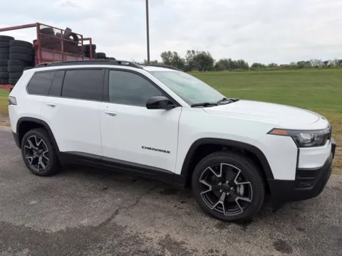 Another view of 2026 Jeep Cherokee Overland for sale in Maryville, MO at Tri-State Chrysler Dodge Jeep RAM