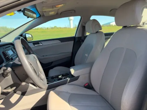 More photos of 2017 Hyundai Sonata at Tri-State Chrysler Dodge Jeep RAM, MO