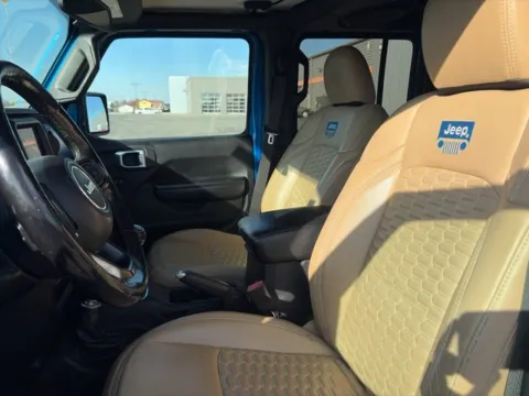 More photos of 2020 Jeep Gladiator Sport at Tri-State Chrysler Dodge Jeep RAM, MO