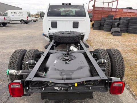 More photos of 2027 Ram 3500 Tradesman at Tri-State Chrysler Dodge Jeep RAM, MO