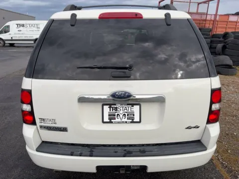 More photos of 2009 Ford Explorer XLT at Tri-State Chrysler Dodge Jeep RAM, MO