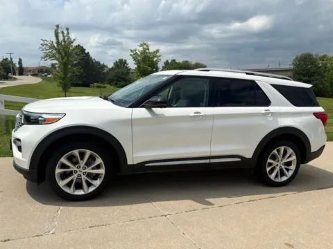 White 2023 Ford Explorer Platinum for sale in Maryville, MO