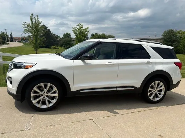 White 2023 Ford Explorer Platinum for sale in Maryville, MO