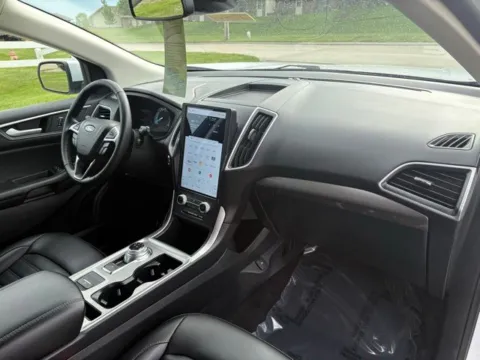 More photos of 2024 Ford Edge SEL at Tri-State Ford, MO