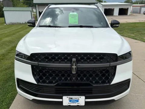 Photos of 2026 Lincoln Navigator Reserve for sale in Maryville, MO at Tri-State Ford