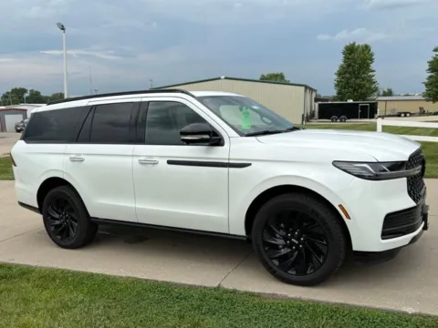Another view of 2026 Lincoln Navigator Reserve for sale in Maryville, MO at Tri-State Ford