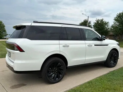 More photos of 2026 Lincoln Navigator Reserve at Tri-State Ford, MO
